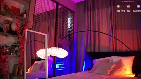 Snapshot of mind__game chatting on 10/11/25, 06:45 Frances Next streams Thu Fri Sat 8am - 4pm GMT3 online show from 10/11/25, 06:45