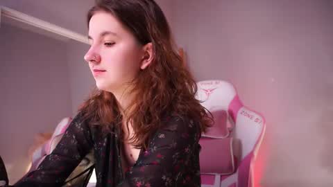 Frances  Next streams Thu Fri Sat 8am -  4pm GMT3 online show from 03/21/26, 05:45