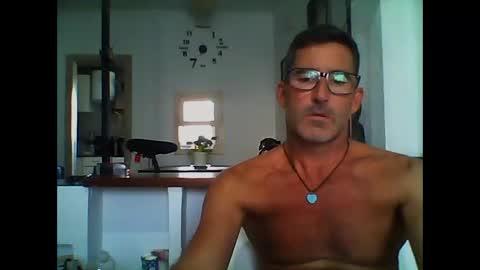 Snapshot of mindthestep chatting on 10/16/25, 02:51 MIND online show from 10/16/25, 02:51