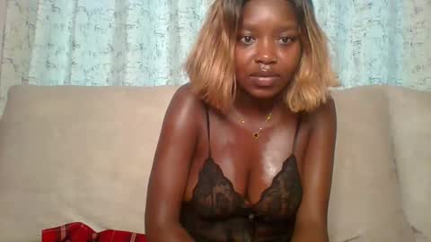 STRAWBERRY online show from 01/22/25, 04:02