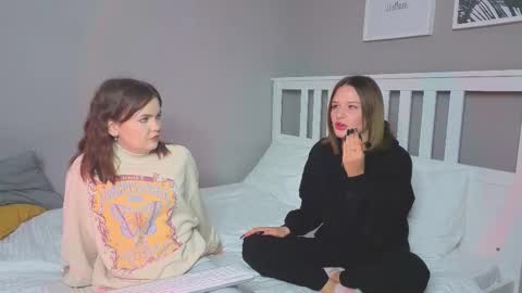 KarinaLeila online show from 09/15/25, 05:29