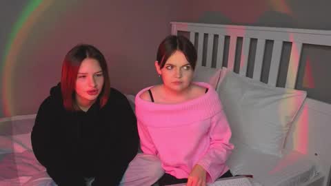KarinaLeila online show from 09/17/25, 05:31