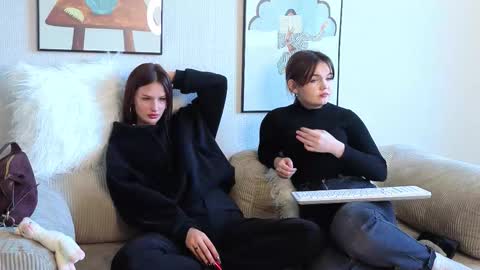 KarinaLeila online show from 09/26/25, 06:06