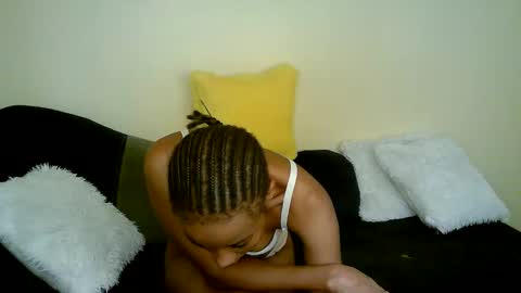 minieme001 online show from 03/02/26, 04:36