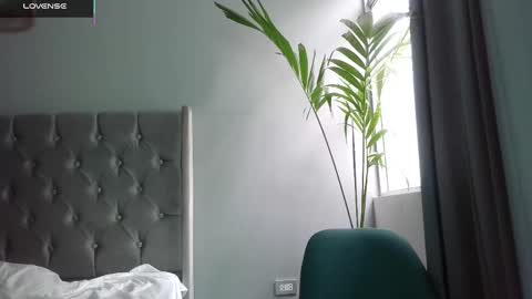   Mini Mila Kunis ft Ashton Katchero. Follow me to stay in touch  online show from 10/29/25, 02:08