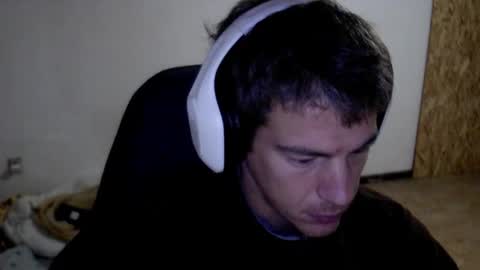 Snapshot of miniorganismo chatting on 12/18/25, 02:39 miniorganismo online show from 12/18/25, 02:39