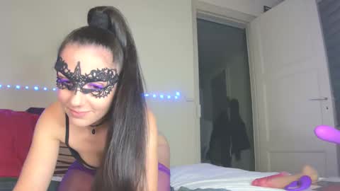 Tina et Lo online show from 10/15/25, 07:58
