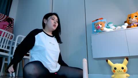 Minji online show from 04/15/26, 12:56