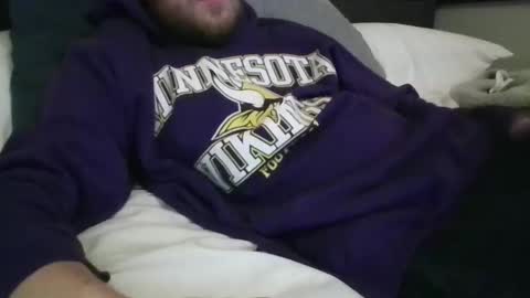 Minnesota Guy online show from 12/18/25, 04:29