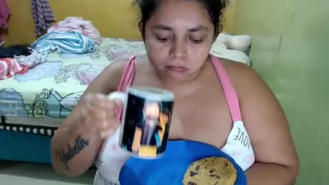 Snapshot of minnie_bbw69 chatting on 07/08/26, 12:48 Andrea online show from 07/08/26, 12:48
