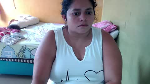 Snapshot of minnie_bbw69 chatting on 07/12/26, 05:37 Andrea online show from 07/12/26, 05:37