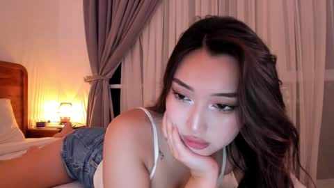 minnie_jin online show from 12/14/25, 01:38