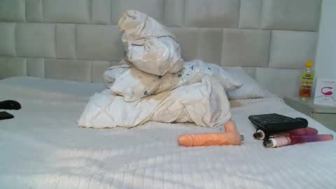 Snapshot of minnie_spice chatting on 09/25/25, 08:01 lex online show from 09/25/25, 08:01