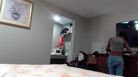 minniehunney online show from 09/13/25, 10:42