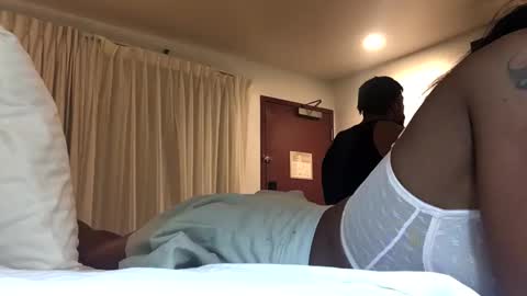 minniehunney online show from 11/30/25, 05:33