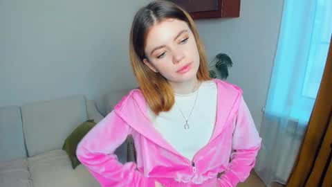 Snapshot of mintykisss chatting on 11/28/25, 07:11 Linda online show from 11/28/25, 07:11