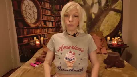 Snapshot of minxtessarae chatting on 06/12/26, 10:47 Tessa Rae online show from 06/12/26, 10:47