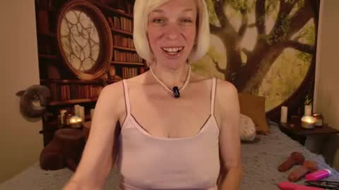 Snapshot of minxtessarae chatting on 07/18/26, 03:49 Tessa Rae online show from 07/18/26, 03:49
