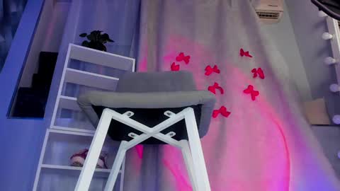 Snapshot of mipsymipson chatting on 02/03/25, 01:30 NEXT STREAM NOVEMBER  27282930 online show from 02/03/25, 01:30