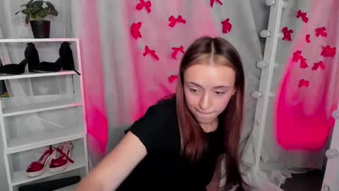 Snapshot of mipsymipson chatting on 02/18/25, 04:16 NEXT STREAM NOVEMBER  27282930 online show from 02/18/25, 04:16