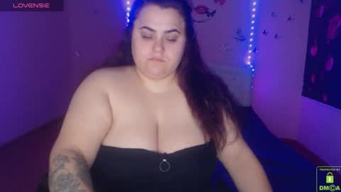 mira_cle_ online show from 03/25/26, 09:04