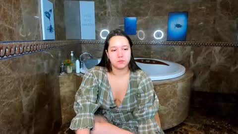 Snapshot of mira_karter chatting on 01/29/25, 01:48 Mira online show from 01/29/25, 01:48