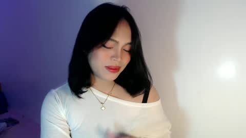 Snapshot of mira_luna222 chatting on 02/06/25, 05:46 Mira Bella online show from 02/06/25, 05:46