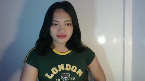 Snapshot of mira_luna222 chatting on 03/06/25, 06:52 Mira Bella online show from 03/06/25, 06:52