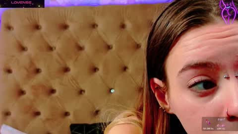 Snapshot of mira_lynxx chatting on 11/26/25, 05:19 mira_lynxx online show from 11/26/25, 05:19