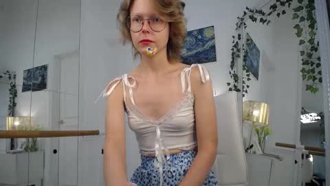 mira_marni online show from 09/18/25, 11:12