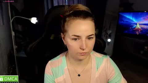 Snapshot of mira_mermayd chatting on 07/04/26, 01:23 Mira online show from 07/04/26, 01:23