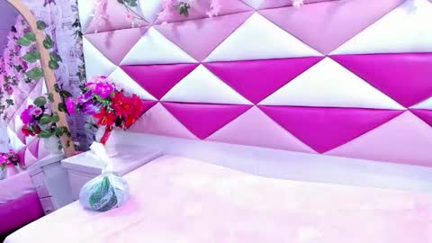 Snapshot of mirabella_miller chatting on 10/11/25, 11:09 mirabella_miller online show from 10/11/25, 11:09