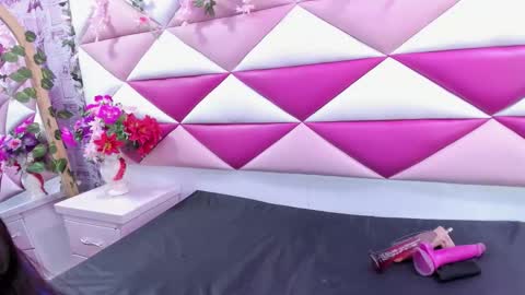 Snapshot of mirabella_miller chatting on 10/30/25, 12:17 mirabella_miller online show from 10/30/25, 12:17