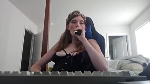 miracat4u online show from 10/31/25, 05:03