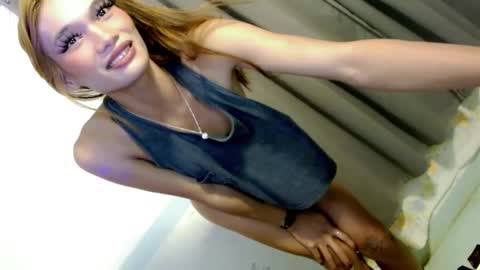 Zoey online show from 12/14/24, 05:25