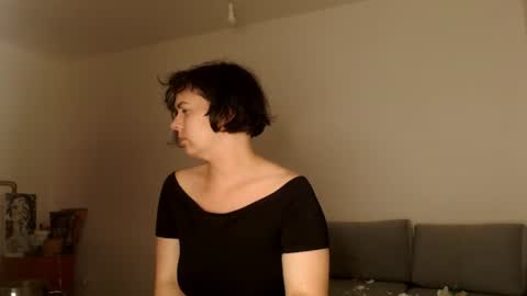 Snapshot of miradiaz chatting on 06/13/26, 09:35 Meera online show from 06/13/26, 09:35