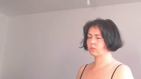 Snapshot of miradiaz chatting on 06/15/26, 05:42 Meera online show from 06/15/26, 05:42