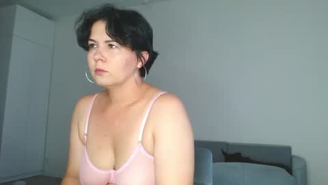 Snapshot of miradiaz chatting on 07/18/26, 09:13 Meera online show from 07/18/26, 09:13