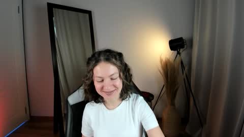 Snapshot of miragoddes chatting on 12/04/25, 08:23 Mira online show from 12/04/25, 08:23