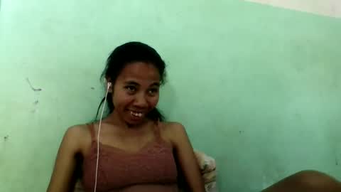 Snapshot of mirah881 chatting on 09/18/25, 06:37 mirah881 online show from 09/18/25, 06:37