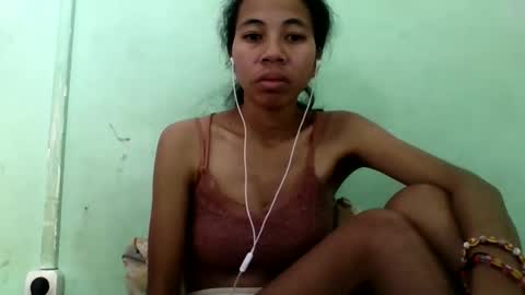 Snapshot of mirah881 chatting on 09/19/25, 07:10 mirah881 online show from 09/19/25, 07:10