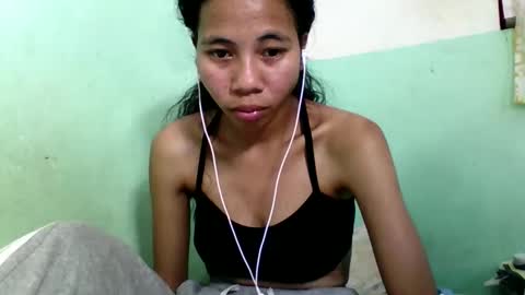 Snapshot of mirah881 chatting on 09/20/25, 08:32 mirah881 online show from 09/20/25, 08:32