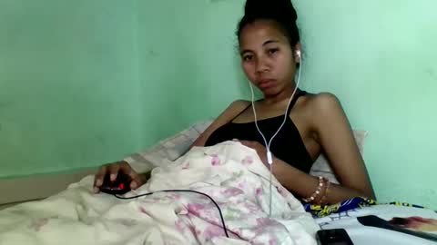 Snapshot of mirah881 chatting on 09/28/25, 05:29 mirah881 online show from 09/28/25, 05:29