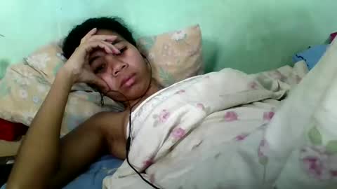 Snapshot of mirah881 chatting on 11/13/25, 06:12 mirah881 online show from 11/13/25, 06:12