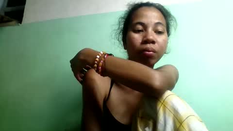 Snapshot of mirah881 chatting on 12/14/25, 08:35 mirah881 online show from 12/14/25, 08:35