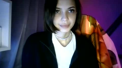 MiraLaPics online show from 04/20/26, 06:09