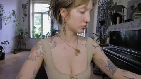 miranda2_0 online show from 05/25/26, 08:20