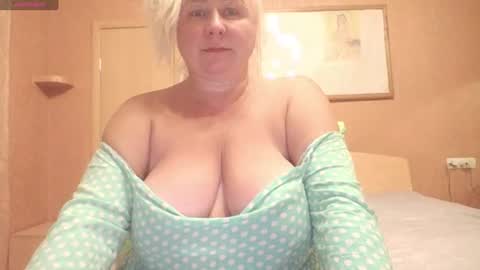 Snapshot of miranda_robinson chatting on 06/29/26, 03:56 Miranda online show from 06/29/26, 03:56