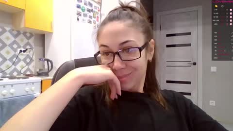 Snapshot of miranda_wish chatting on 10/19/25, 04:57 MIRANDA online show from 10/19/25, 04:57