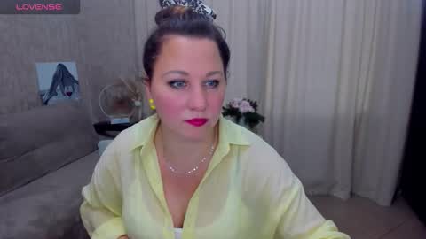 Snapshot of mirandadyson chatting on 09/23/25, 10:07 MirandaDyson online show from 09/23/25, 10:07